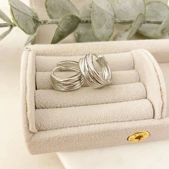 925 Sterling Silver Chunky Huggie Earrings Small Hoop Earrings Huggie Hoops - Picture 1 of 6